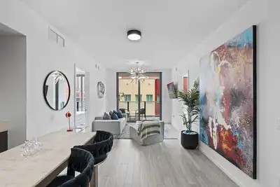 Image de Private 2bed/2bath, Sun-Filled Modern Condo in the Heart of Downtown Miami