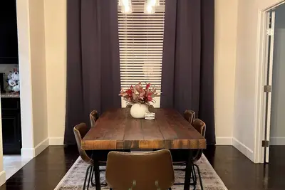 Image de Henderson Mdn 4Bd/2b home w/pool/jacuzzi/pool table