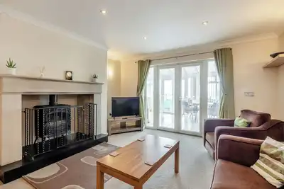 Image de 4 chambres à coucher à Bacton