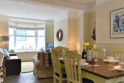 Image de 4 chambres à coucher à Fowey