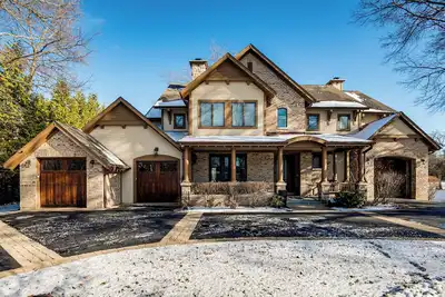 Image de 1 Mi to Metra: Estate w/ Theater, Game Room & More