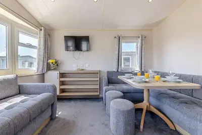 Bronze 2 Bedroom Caravan, Sleeps 6