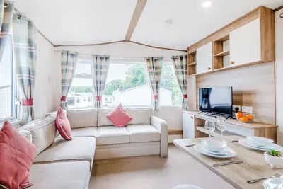 Image de Bronze Caravan with parking*