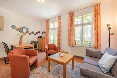 Image de Villa Kaiserhof 05: Stylish vacation apartment with balcony near the beach in Zinnowitz