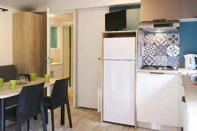 Image de Mobil-home confortable avec terrasse à Séez, 2 chambres