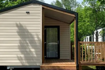 Image de Mobil home confortable avec terrasse à Challes-les-Eaux