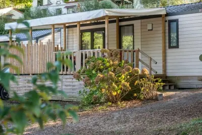 Image de Mobil-home avec Terrasse à Espelette - 2 Chambres, 5 Personnes