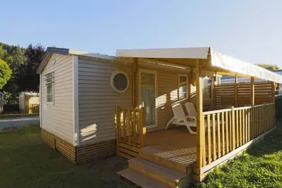 Image de Mobil home confortable avec terrasse à Saint-Geniez-d'Olt, 6 personnes