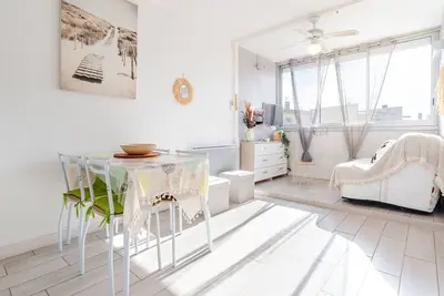 Image de Charmant T2 rénové proche plage avec Wifi inclus
