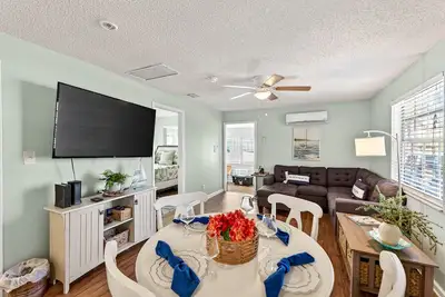 Image de Sunny Isles Beach Cottage | Indian Shores