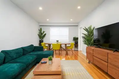 Image de Modern Living – A Trendy 2br in Montreal