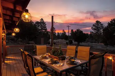 Image de Cozy Cabin>Bbq+Firepit Nights+Near Lakes & Hikes