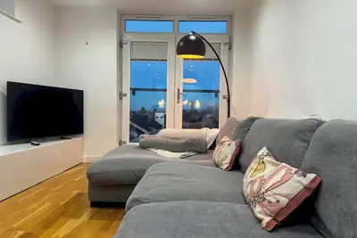 Image de Ideally located Didsbury & Chorlton gated parking - Pass the Keys