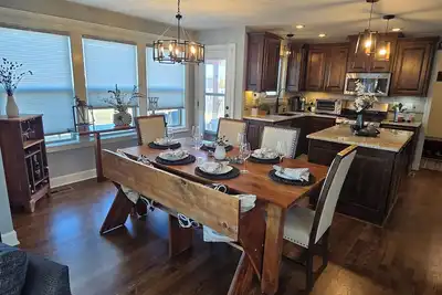 Image de Relaxing 3 Bedroom Home with Oasis Patio, less than 30 minutes from Geha