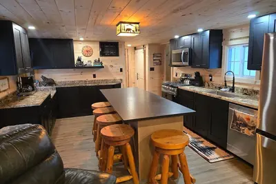 Image de Lazy Bear Lodge-Adventure & Relaxation for You!