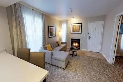 Image de 2 Suite Perfect for Couples Exploring Silicon Valley & Local Attractions