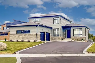 Image de Lovely new 4 bed 4 bath Home in Lora Bay