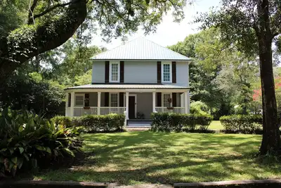 Image de Welcome to Chateau Lola's-Country House