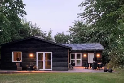 Image de Bright holiday home in green surroundings