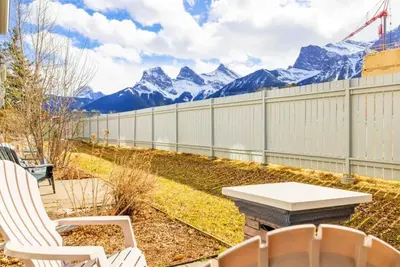 Image de Rocky Mountain 2br Bliss with Mtn Views, Near Dt and Banff