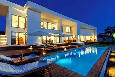 Villa avec piscine et climatisation