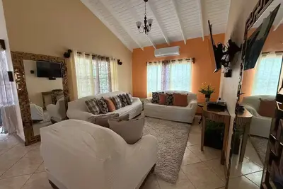Cozy Home in Rodney Bay