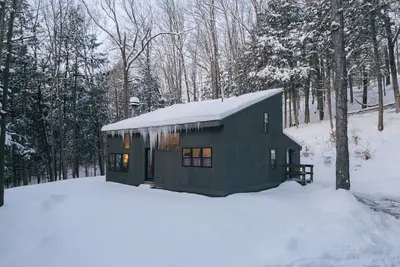 Image de Designer Cabin w/ Quechee Club Access - Pool, Spa, Ski - Sleeps 8