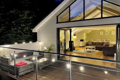 Image de Luxurious family home with large garden and short walk  to Tresaith beach.