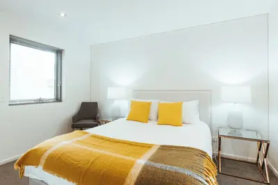 Image de Elegant Warwick Street Apartment - Walk to Cbd