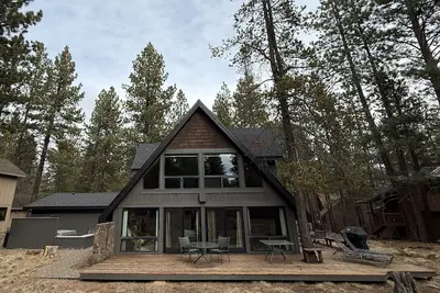 Image de Lodge-style 4-bedroom home in Sunriver close to Sharc