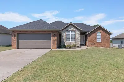 Image de Mid-Term house in quiet Battlefield neighborhood close to Springfield