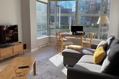 Image de Victoria Terrace Suite – Steps to Inner Harbour