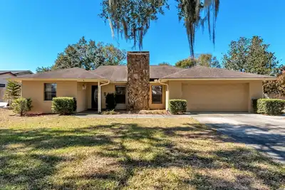 Image de Terrific spacious 3 bedroom home -Sunroom-Backyard-Near Orlando & Tampa