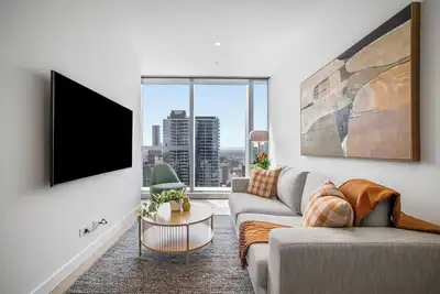 Image de High-End High Floor Cbd Pool Sauna Steam & Gym