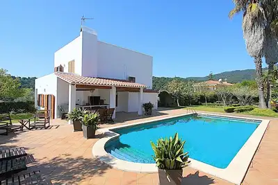 Image de Villa familiale avec piscine privée, proche plage