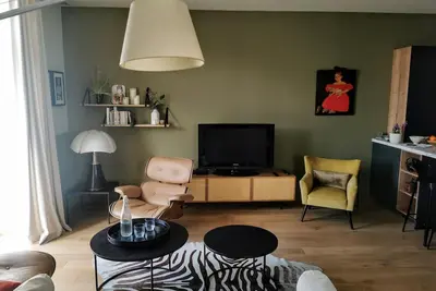 Image de \" Le Clos Lesage \", maison de charme, avec jardin, au pied du chateau