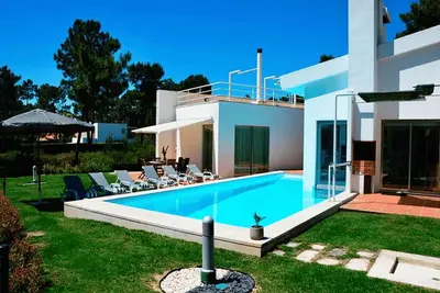 Image de Deluxe Aroeira Villa | Villa Aroeira Ii | 5 Bedrooms | Private Pool