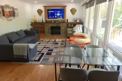 Image de Prime location! Peaceful Country Living with modern comfort & city Convenience!