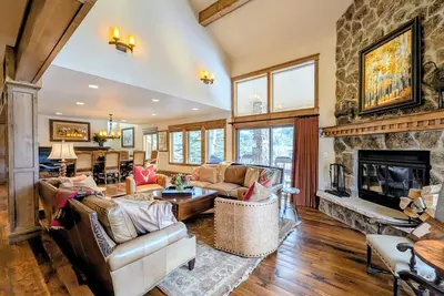 Image de New! Elite Stay: Private Hot Tub + Resort Pool