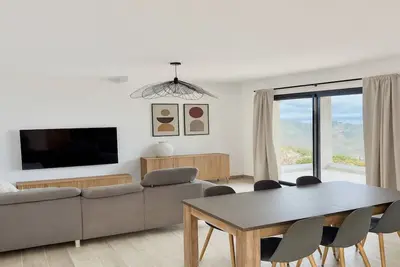 Image de T3 neuf de 100m2 - Terrasse de 35m2 avec vue panoramique