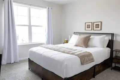 Image de Holistic Campus Rental, Llc - Three Bedrooms