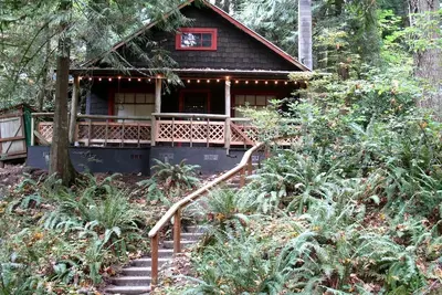 Image de Secluded Forest Cabin in Rhododendron near Mt Hood Village in Oregon