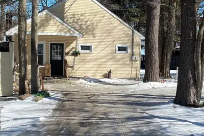 Image de Cozy 2-bedroom cottage in charming Lake Harmony with wi-fi