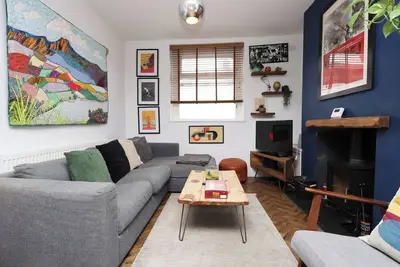Image de Walk to City & Bay | Stylish 2br House