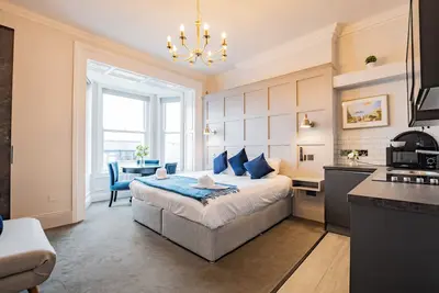 Studio with Scenic Marina Views