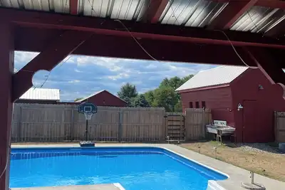 Image de Large pool 4-bedroom farmhouse in Hudson with Mountain View’s pet friendly