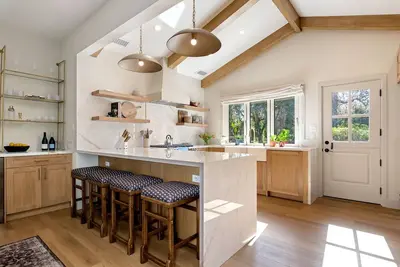 Image de New! Montecito Bungalow -Walk to Beach, Amazing Outdoor Space