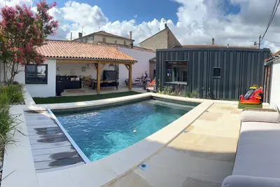 Image de Belle maison familiale en plein cœur de Cognac avec piscine