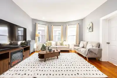 Image de Elegant, Spacious 3bd/1ba in Boston