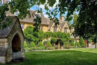 Brook House Lower Slaughter